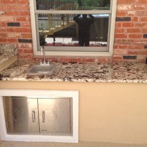 outdoor kitchen set up