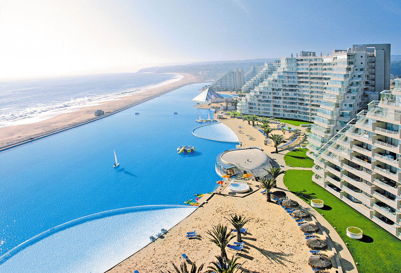 world's biggest pool San Alfonso Del Mar