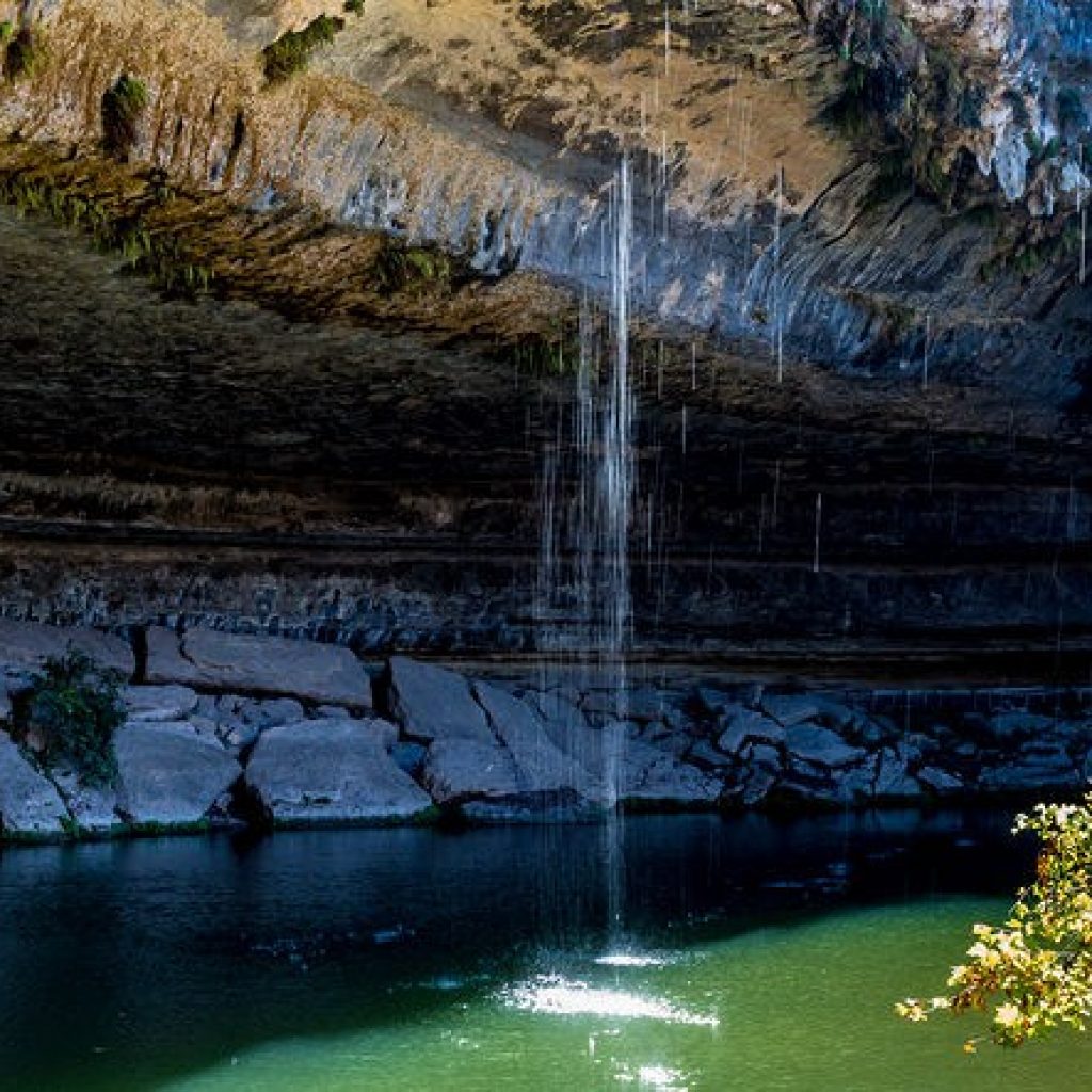 hamilton pool with waterfall in summer