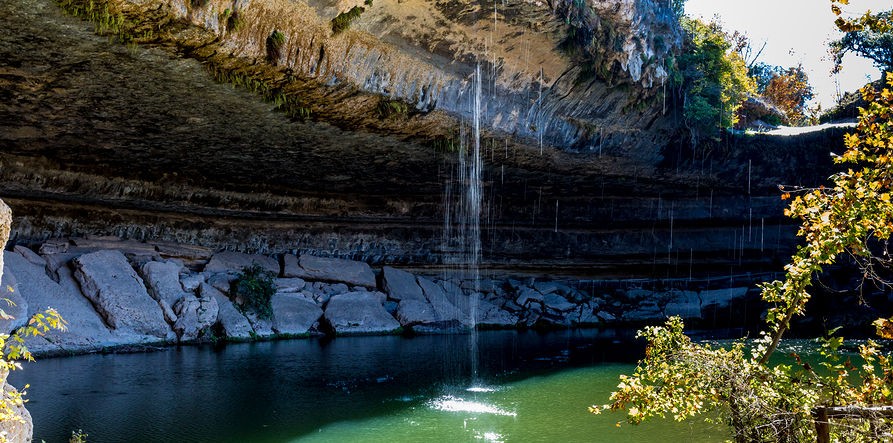 hamilton pool with waterfall in summer