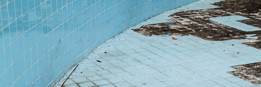 rusty swimming pool